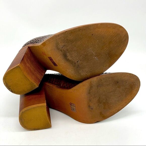 Kelsi Dagger Hall Pump - Picture 7 of 9